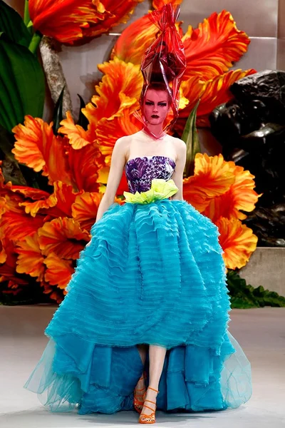 Look 25